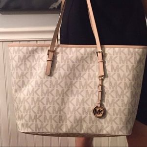 Michael Kors Jet Set Medium Logo Tote Vanilla
